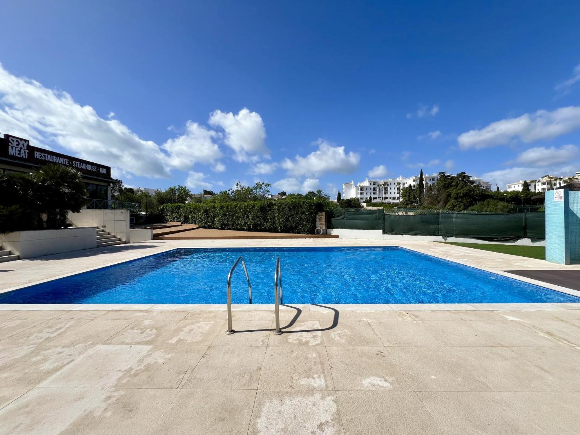 Apartamento Modern 2 With Pool By Homing *