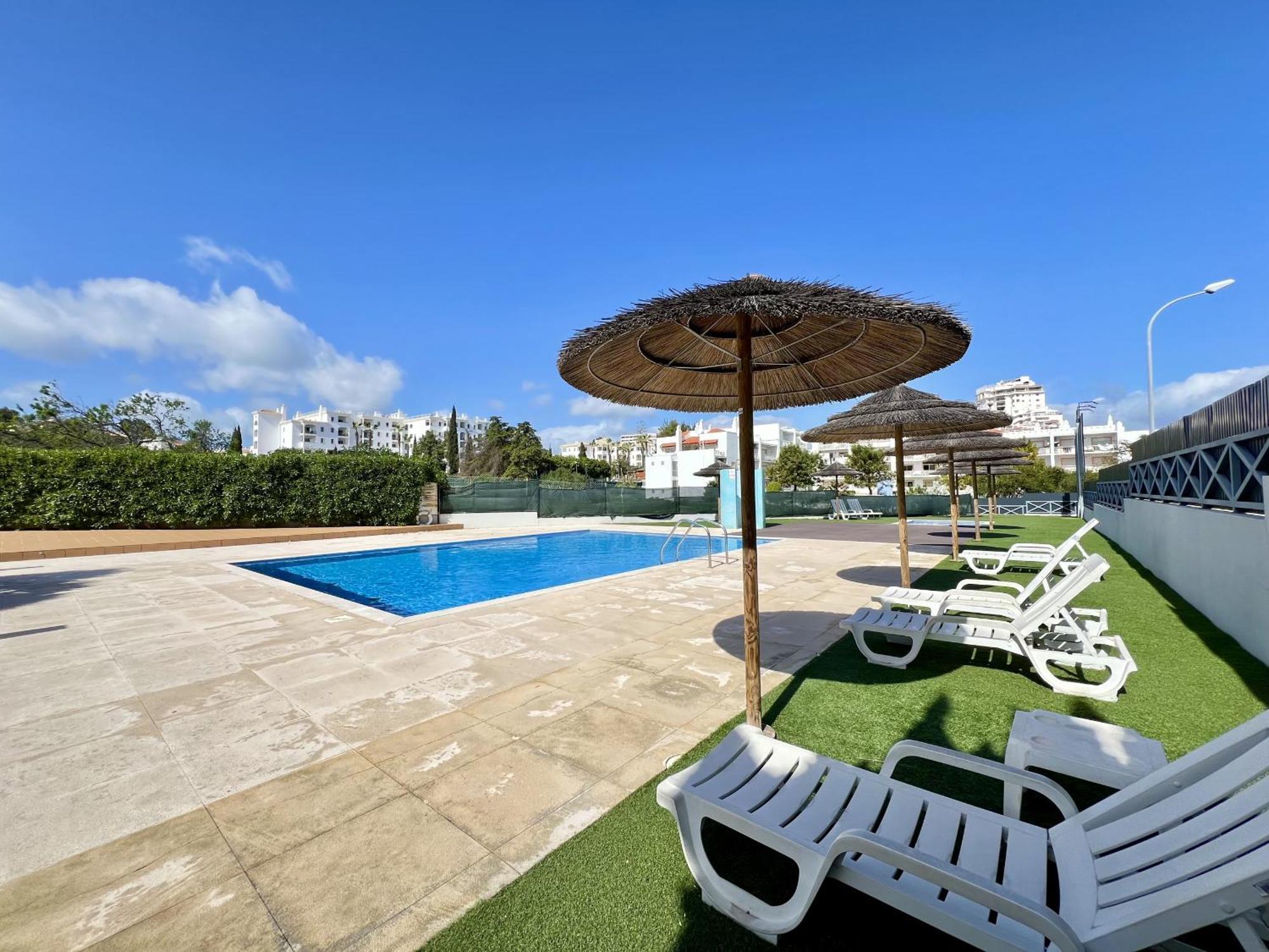 Apartamento Modern 2 With Pool By Homing Albufeira